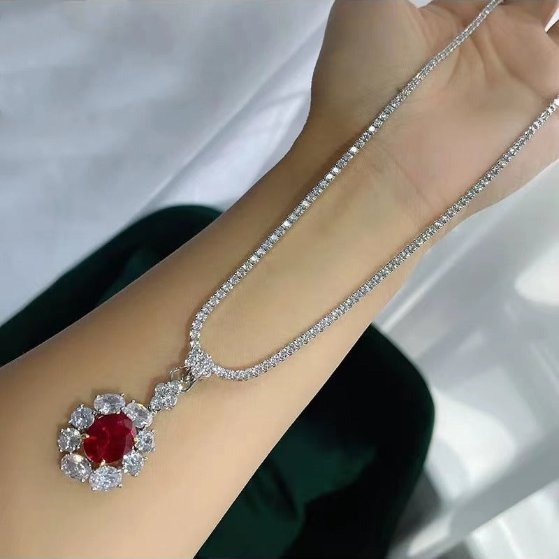 High-end full-diamond simulated diamond necklace with universal chain and clasp, sweater chain, imported high-carbon diamonds, luxurious feel, starry sky design.