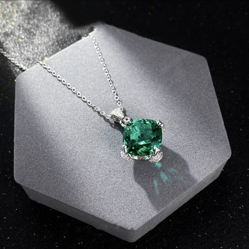 Luxury French-style 15-carat stud earrings, elegant and versatile ring, emerald square gemstone necklace