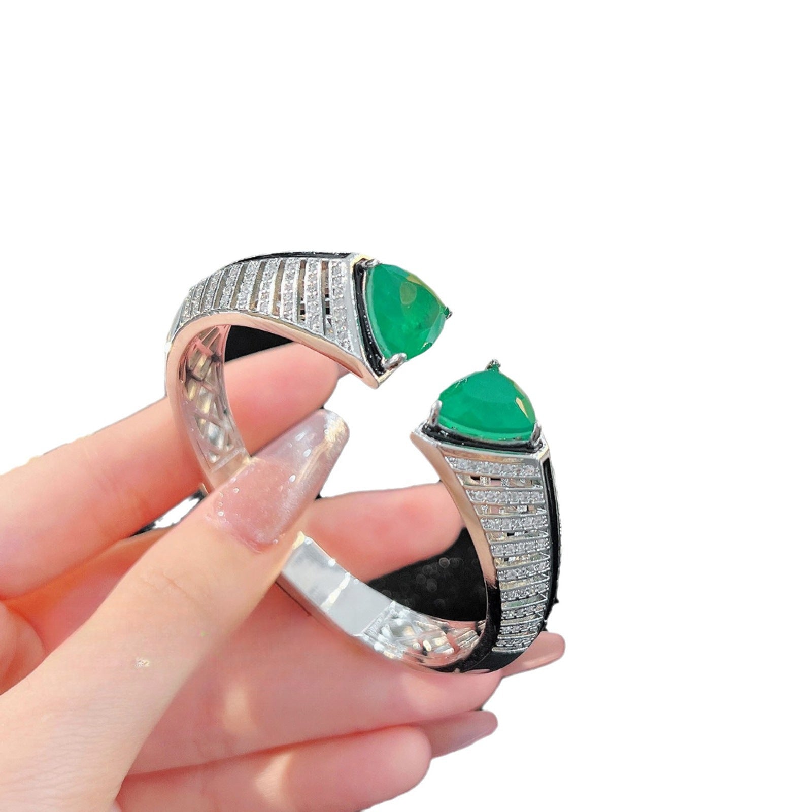 Women's Colombian Muzo green crackled emerald open ring with cotton pattern, luxury bracelet