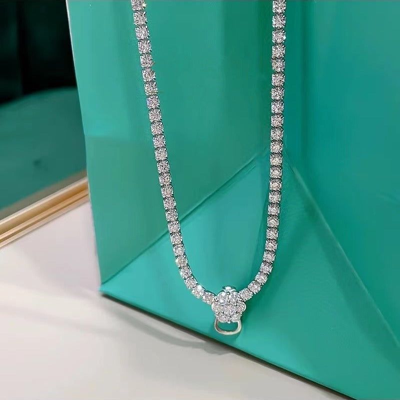 High-end full-diamond simulated diamond necklace with universal chain and clasp, sweater chain, imported high-carbon diamonds, luxurious feel, starry sky design.